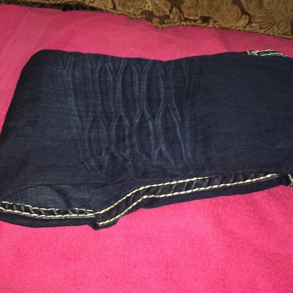 Capris - Picture 3 of 4